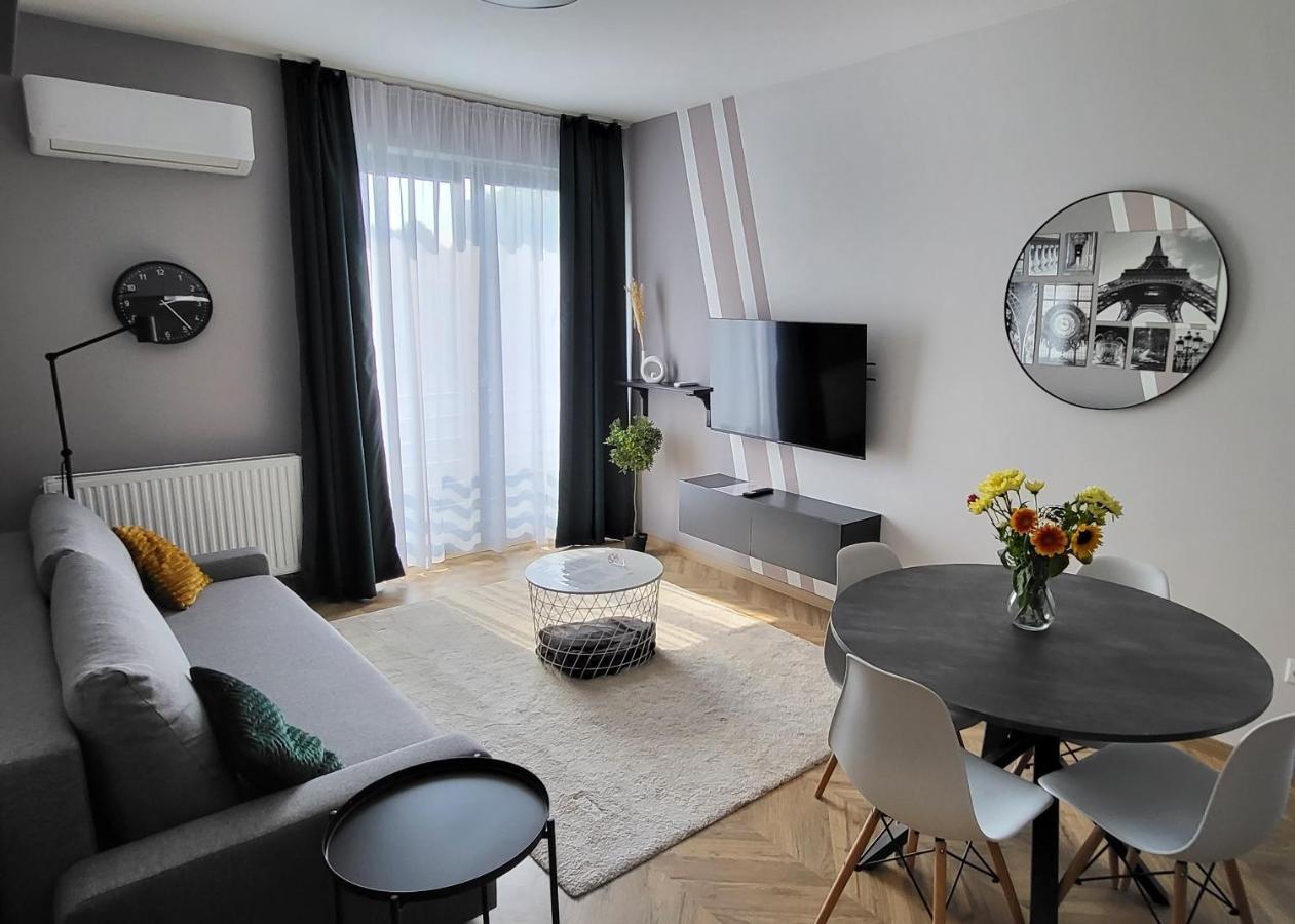 Dotis Apartman Tata Exterior photo