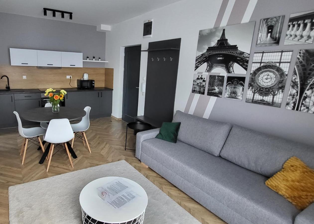 Dotis Apartman Tata Exterior photo