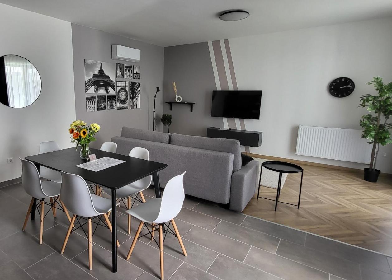 Dotis Apartman Tata Exterior photo