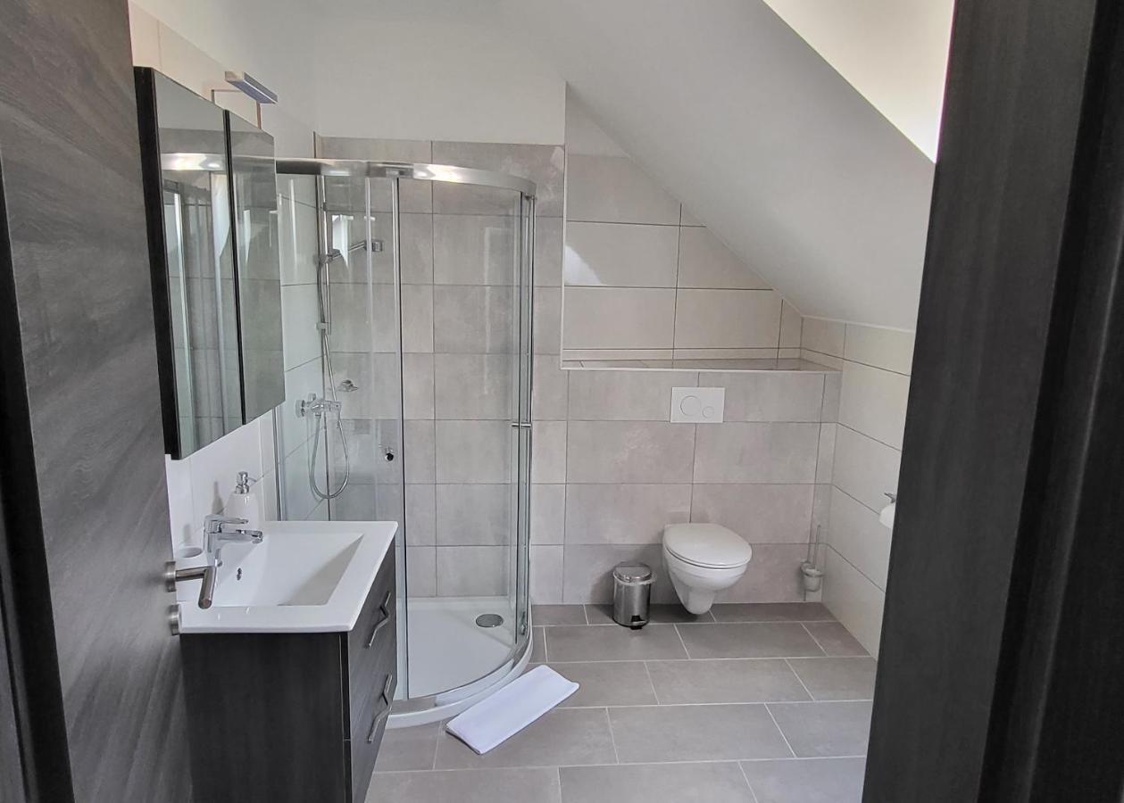 Dotis Apartman Tata Exterior photo