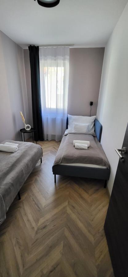 Dotis Apartman Tata Exterior photo